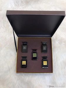 Ensembles de parfums de mode Coffret cadeau Homme Parfum Parfum 5 Bouteilles 7,5 ml OudWood Tabac Oud EDP Parfum Vaporisateur Durable Célèbre Designer Cologne Parfums pour Dame En Gros