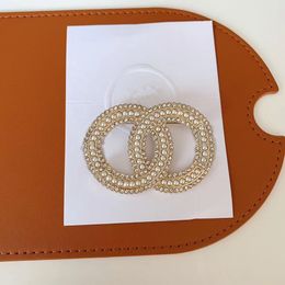 Fashion Channel Pin Crysta Pearl Broches voor mannen en vrouwen Designer Sieraden Minnaar Bruiloft met flanellen tas