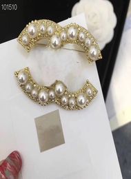 Broches de perlas con alfiler de moda para hombres y mujeres, amantes de la boda, regalo, joyería de compromiso de diseñador para novia con bolsa de franela9142089