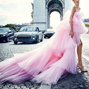 Mode roze gelaagde high low tutu prom jurken van de schouder gezwollen lange formele feestavondjurken chic tule prom jurken m34 241J