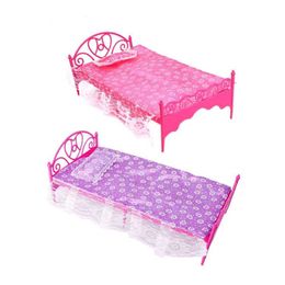 Mode plastic bed slaapkamer meubels voor barbie poppen poppenhouse roze of paars meisje verjaardagscadeau