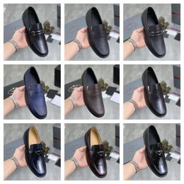 Chaussures habillées de créateurs à bout pointu pour les mocassins pour hommes Slipt on Footwear Footwear en cuir en cuir pour la taille de la fête 38-45