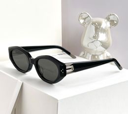 Moda diseñador popular gafas de sol de mujer tendencia vintage gafas de acetato de montura pequeña gafas de estilo vanguardista anti-ultravioleta vienen con estuche
