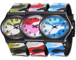 Fashion Popular Kids Kids Biños Niñas Estudiantes PVC Sport Camuflage Mira entera de diseño de cuarzo de plástico Simple Watch9803256