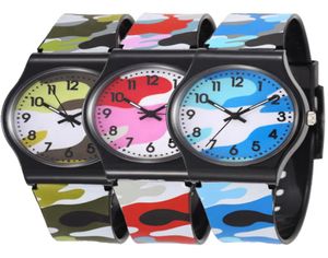 Mode populaire Enfants enfants garçons filles étudiants étudiants pvc sport camouflage regarder entièrement un nouveau design simple en plastique gift watch9803256