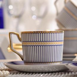 Mode Porselein Coffee Cup en schotel Super White Bone China Blue Round Design Coffee Cup Set One Cup One Saucer Nieuw product