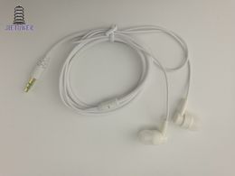 Mode draagbare in-ear oortelefoon bedrade headset met microfoon sportdraad 1.1 meter goedkope goede kwaliteit zachte TPE fabriek prijs 300 stks