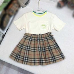 Fashion Princess Dress Kids Tracksuits Baby Clothes Taille 100-150 cm T-shirt de logo brodé et design à carre