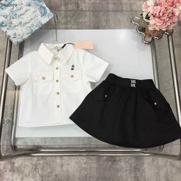 Fashion Princess Dress Summer Kids Tracksuits Babykleding Maat 90-150 cm Goud Goud met één borsten met korte mouwen en korte rok 24april