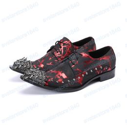 Zapatos Oxford de fiesta con estampado de moda para hombre, zapatos Brogue con remaches en punta de Metal, zapatos Derby de cuero genuino para negocios