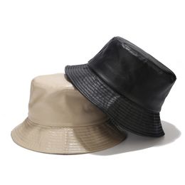 Mode PU Bucket Hat Leather Fishing Cap Soild Foldbare wandelhoed Hip-Hop Street Waterdicht Panama voor vrouwen en mannen 220506