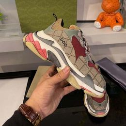 Fashion Quality Designer Chaussures Femme Real Cuir Dessin animé Main Madanmade Multicolor Technical Sneakers Technical Homme Femmes Chaussures Traperateurs Chaussures Bagshoe1978 045
