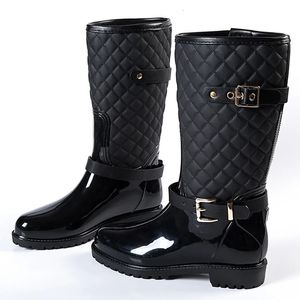 chaussures de pluie d'eau de qualité de mode bottes de pluie à carreaux pour femmes chaudes dans les bottes de pluie ladys bottes de pluie femmes bottes chaussures 231228