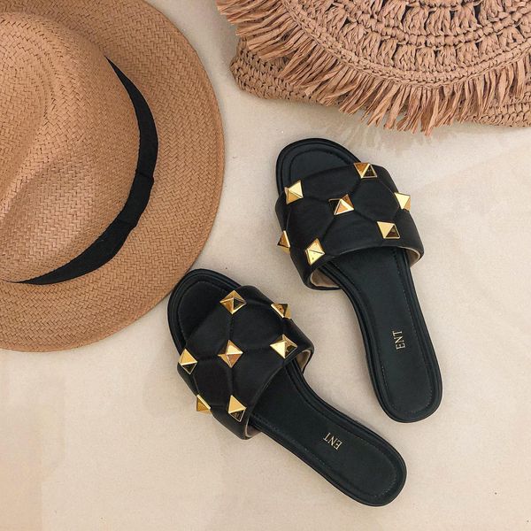 Moda acolchado sexy zapatilla mula romano semental deslizadores sandalia lujos zapatos casuales remache al aire libre verano playa cuero plano diseñador diapositiva negro blanco holgazán caja de regalo