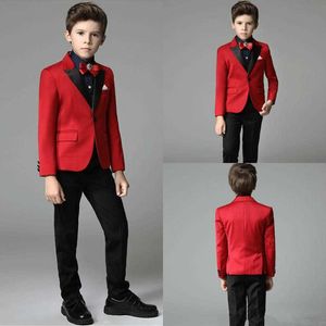 Fashion Red Boys Tuxedo Châle Cuve Boy Formel Costume Tuxedo pour la fête de mariage 3 pièces Petits garçons Soirée Dîner Boy's Formel X0909