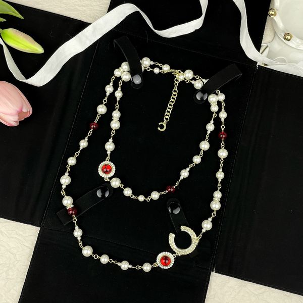 Colliers en diamant rouge à la mode pour femmes, ras de cou avec lettres de perles, collier de styliste, chaîne cadeau, bijoux
