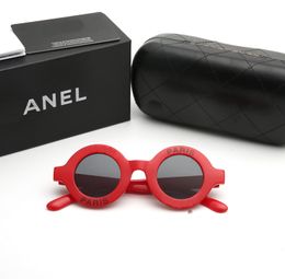 Zonnebrillen Designer Dames brillen Sport zonnebril Designer Zonnebril voor mannen Ronde modeglazen PC Nieuwheid UV -bril met Case Designer Sun Glasses