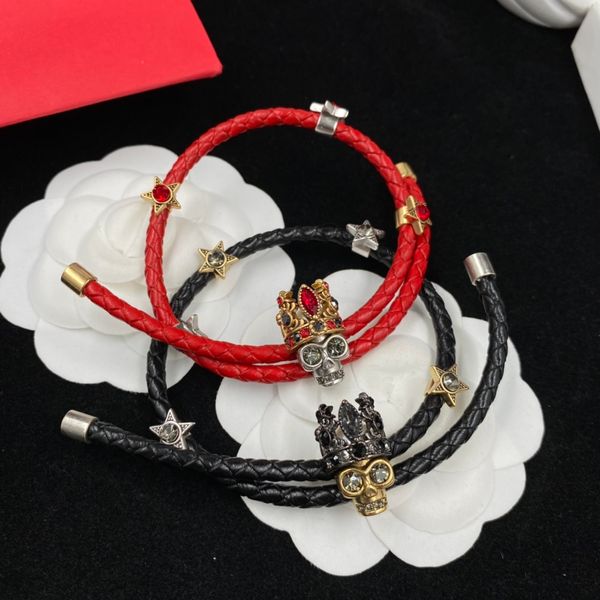 Mode Rouge En Cuir Corde Bracelets Porte-Bonheur Tête De Crâne Couronne Pendentif Hommes Femmes Noir Squelette Main Pulseira Bracelets Bracelet MB2 - 05 Punk Bijoux Cadeaux