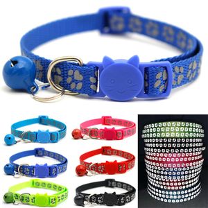 Moda Reflejo Luz Linda PAW PRINT COLLARES DE PERDIO CON BELL AJUSTABLE NYLON KITTY KITTE PEQUEÑO DOGER DOGER DOGER CAT PET COLLAR CUBIÓN CORTE Cuello Ancho Ancho 1.0cm 6 Colores Azul