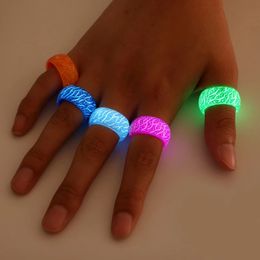 Modehars Wild Cool Punk Lichtgevende Crack Kleur Ring Shining In Dark Party Engagement Fluorescerende ringen voor Unisex-sieraden