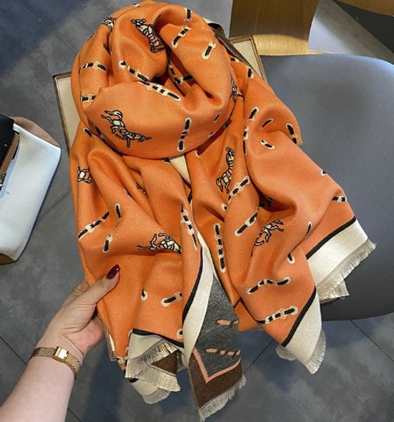 Bufanda de carro retro de moda Mujer Otoño e invierno Estudiante Estilo coreano Mantón engrosado a juego Doble uso Celebridad de Internet Bufandas naranjas cálidas