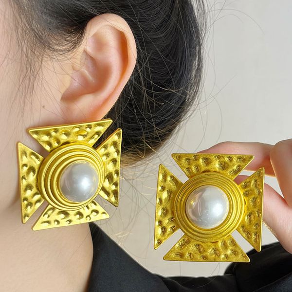 Mode rétro rétro carré grandes boucles d'oreilles en perles luxueux femmes exagérées plus grands clous d'oreille clips d'oreille Design bijoux E5001