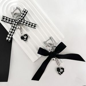 Fashion Rose Love Porte-clés conçus à la main en cuir pour hommes et femmes, pendentifs de sac de la plus haute qualité pour dames