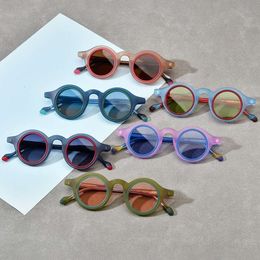 Moderonde gekleurde UV400 Frosted gepolariseerde zonnebril voor mannen en vrouwen
