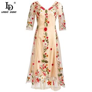 Vestido de verano de diseñador de pasarela de moda para mujer con cuello en V bordado de flores Vintage malla A-Line señoras Midi Vestido 210522