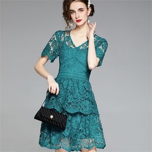 Fashion Runway Summer Slim Mini Robe Femmes Creux Out Col V Fleur Dentelle Vintage Party Court 210603