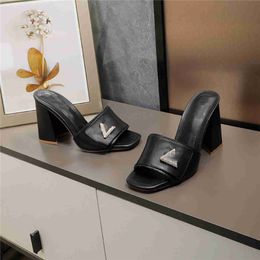 Mode Sandalen Luxus Design 2023 Louiseity Frauen Sexy High Heel Leder Brief Logo Hochzeit Party Casual Hausschuhe Viutonity 04-024