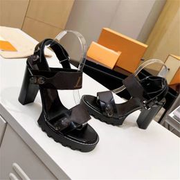 Fashion Sandals Luxury Design Louiseity Women Sexy High Heel Leather Letter Logo Wedding Party Casual Slippers Viutonity 03-016