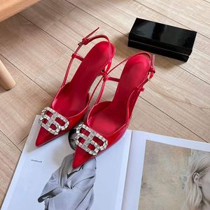 Fashion Sandals Pumps Cagole 60- 80 mm Italië Dames Peed Tenes Silver Button Red Patent Leather enkelbanden Designer Trendy Evening Jurk Sandaal Hoge hakken EU 34-42