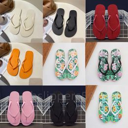 Fashion Sandals Slippers Platform Outdoor Designer Classic Pinched Beach Alphabet Print Flip Flops Summer Flat Casual Shoes Gai 85