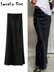 Fashion Satin Black Long Rok voor vrouwen Y2K Spring High Taille Hip Pakket Rokken vrouwelijk 2023 Casual losse streetwear 240520