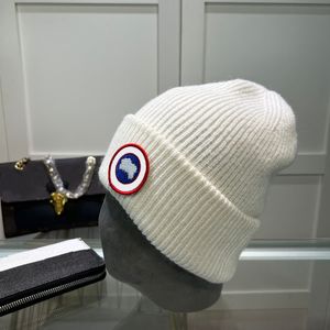Mode écharpe chapeau bonnet cadeau concepteur chapeau d'oie hiver bonnet chaud tricoté Protection des oreilles décontracté Temperame