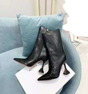 Chaussures de la saison de la mode Amina Italie Muaddi Boots Giorgia Bougosed zip piédestal Botties Black6860558