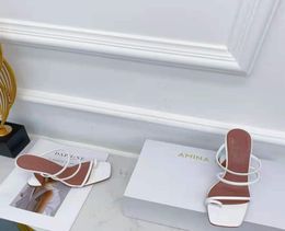 Chaussures de la saison de mode Amina muaddi naima Sandales à glissement piédestal à lacestal9956352