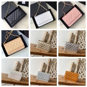 Modeverkoop Klassiek mini-formaat dameskettingportemonnees Topkwaliteit Schapenvacht Luxe Designertas Gouden en zilveren gesp Munt Purs223f