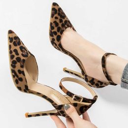 Moda sexy zapatos de mujer de tacón alto nuevo brozo de leopardo fuerte hechicido estileto zapatos de mujer de tacón alto g220527