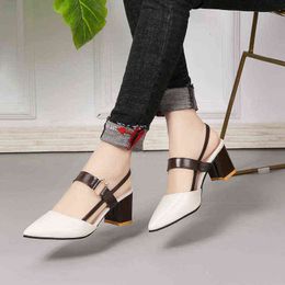 Mode Sexy évider grosses sandales bouche peu profonde talons hauts sandales à bout pointu femmes chaussures chaussures de mode pour les femmes G220518