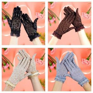 Mode Sexy Léopard Femmes Gants En Dentelle Crème Solaire Gants De Conduite À L'épreuve Des UV Dames Maille Courte Mince Gants En Tulle Guantes Para Boda Y0827