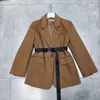 Top pour femmes manteau manteau de début de printemps vestes de créateurs de mode assortiment de triangle inversé