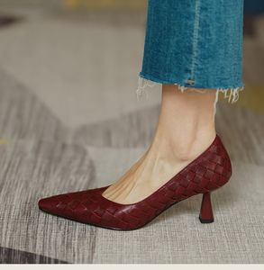 Zapatos de tacón alto de piel de oveja a la moda, zapatos de tacón sexis de primavera para mujer con punta en pico, zapatos de tacón para mujer Kate