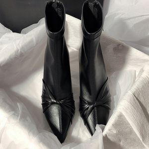 Botas cortas de moda de diseñador de cuero de lujo 2022 nuevas botas Ankel de primavera Bownot zapatos de vestir de fiesta para mujer