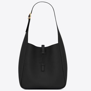 Mode sac à bandoulière sac à main en plein air conception de Logo en métal solide Mini sac en cuir pour femmes