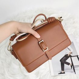 Mode Schoudertassen Outdoor Leisure Hoge Kwaliteit Handtas Portemonnee Retro Solid Color Cover Type Messenger Design Womens Bag