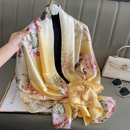 Écharpe de la soie de mode Femmes châle imprimé senior sens enveloppe l'automne féminine et le châle de tempérament mince hivernal avec hijabs lisse 240418