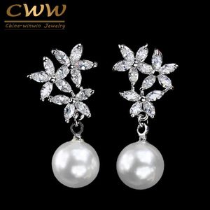 Mode Argent Couleur CZ Cristal Blanc Goutte Simulé Perle Boucles D'oreilles Avec Des Fleurs De Zircone Pour Les Mariées CZ098 210714