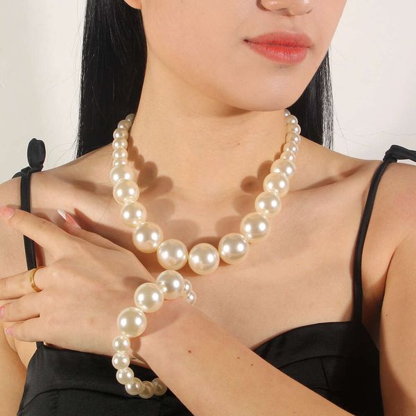 Conjunto de novia de tres piezas con collar de perlas de imitación Simple y exagerado de moda 8890